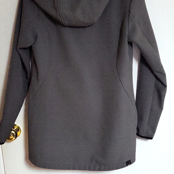 Bench women's grey zippered sweater. Small size pre-owned. - Picture 9 of 10
